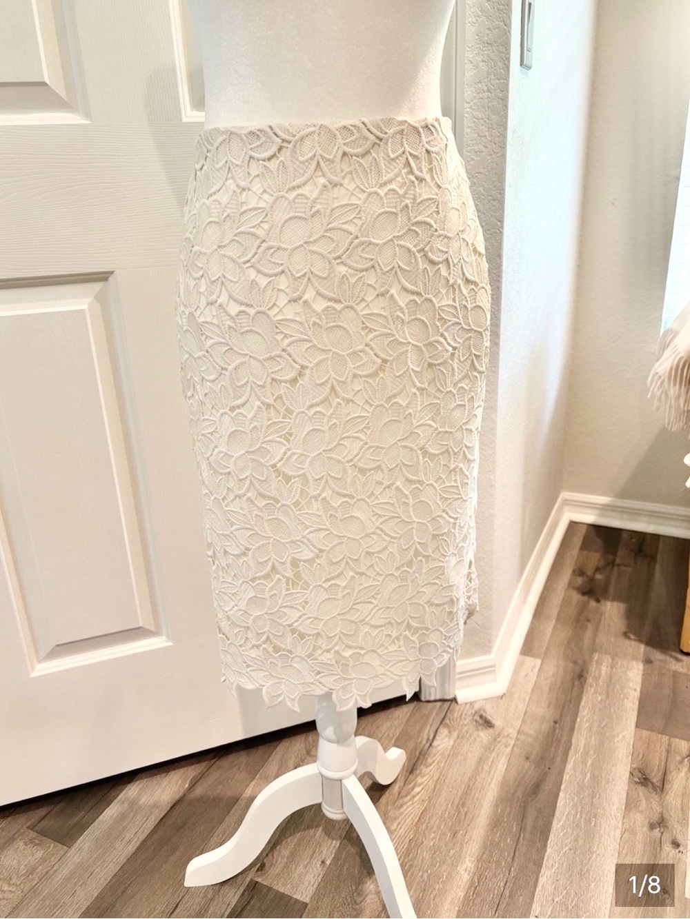 Ann Taylor Ivory Floral Lace Pencil Skirt